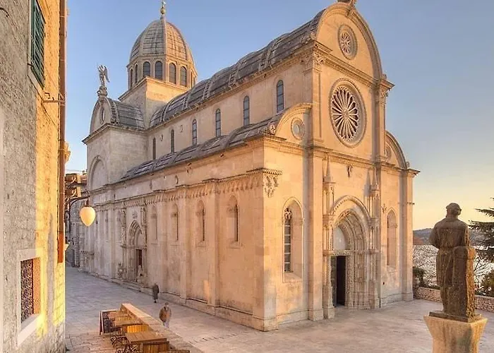 - Haus Sofija - Mit Eigenem Bad Und Privatparkplatz - Bed And Bike Grebaštica