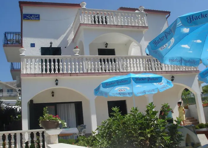 - Haus Sofija - Mit Eigenem Bad Und Privatparkplatz - Bed And Bike Bed & Breakfast Grebaštica