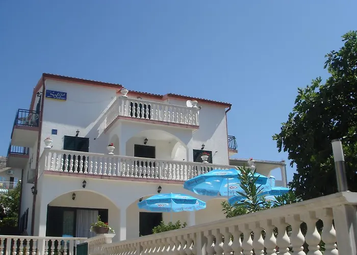 - Haus Sofija - Mit Eigenem Bad Und Privatparkplatz - Bed And Bike Grebaštica