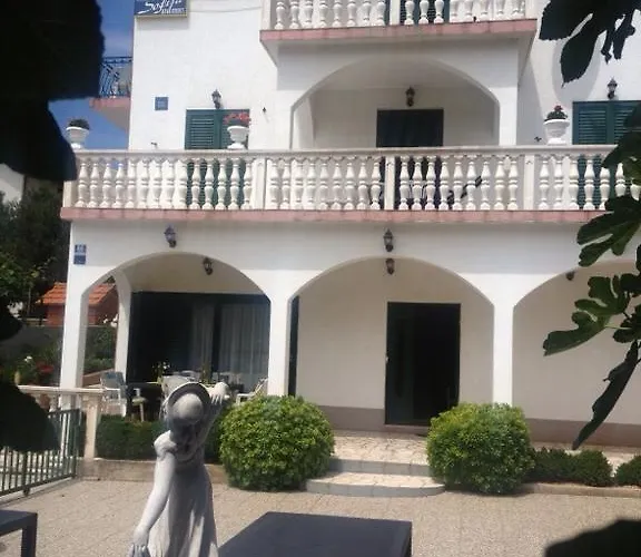 - Haus Sofija - Mit Eigenem Bad Und Privatparkplatz - Bed And Bike